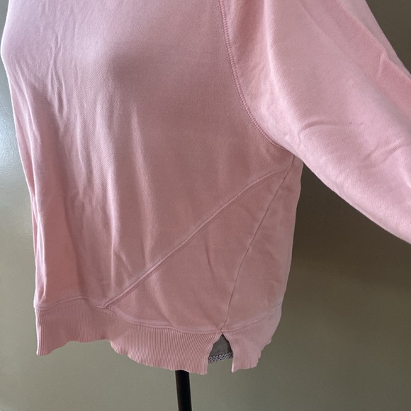 Universal thread size M long sleeve sweatshirt pullover light orange - Picture 2 of 13